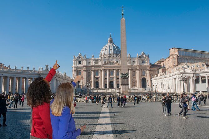 Vatican Museums and Sistine Chapel tour - Raphael Rooms and the logic of the route