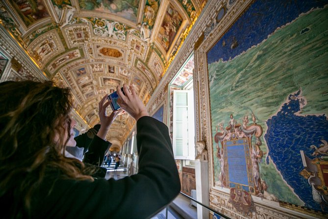 Grand Vatican Tour Full-day with Sistine Chapel and Borgia Rooms - Raphael Rooms (Stanze di Raffaello): where you slow down for a reason